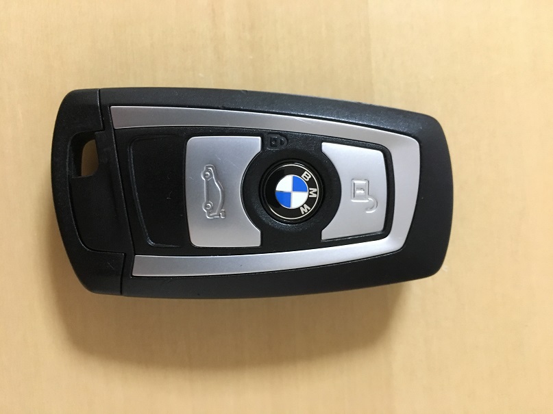 BMWのリモートコントロールキーが持ってる知ってると便利な機能 